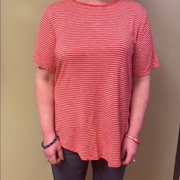 Old Navy Tee Shirt - Picture 2 of 4